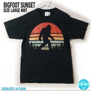 Bigfoot retro sunset t-shirt men's size Large nature forest sasquatch shirt NWT